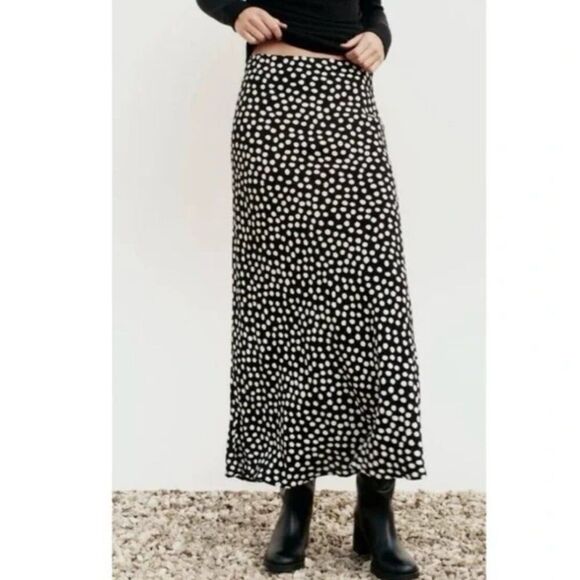 Zara Black White Polka Dot Midi Skirt Size XS | High Waist Flowy Viscose Made in - Picture 2 of 11